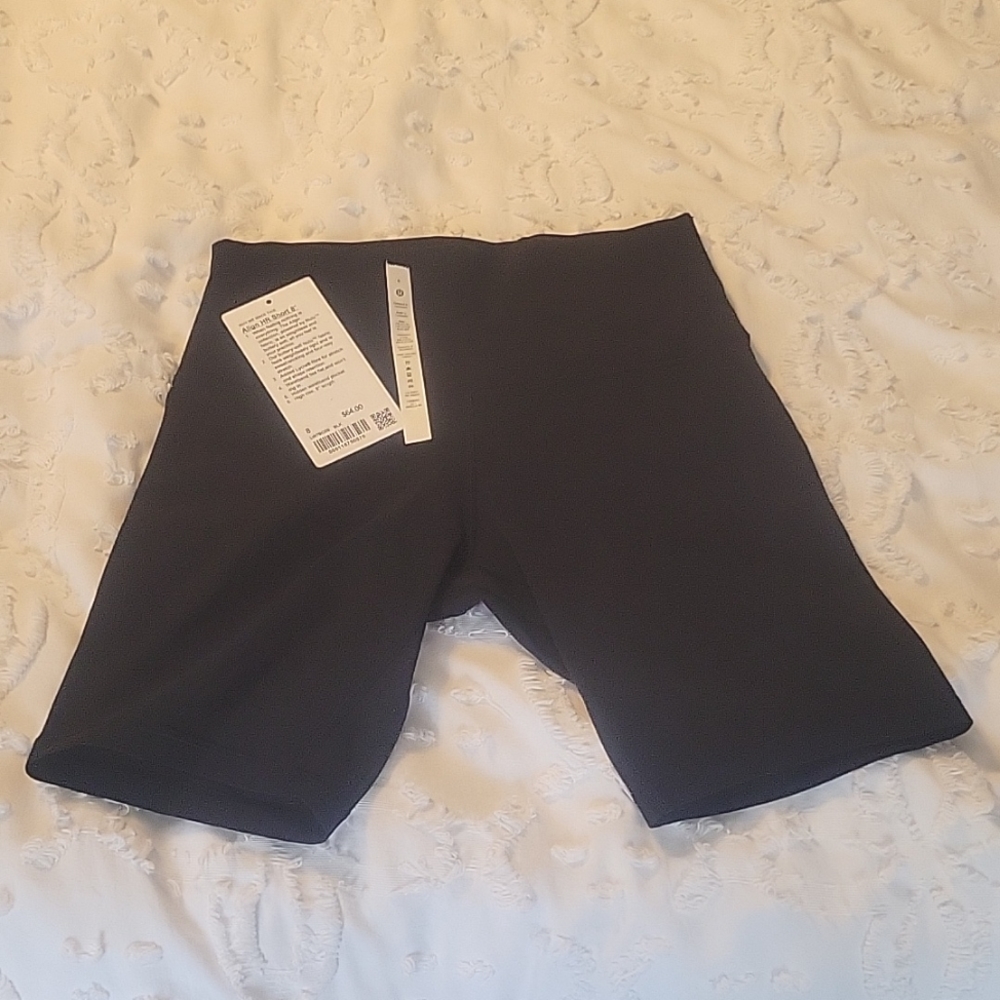 Lululemonhigh rise Align biker shorts